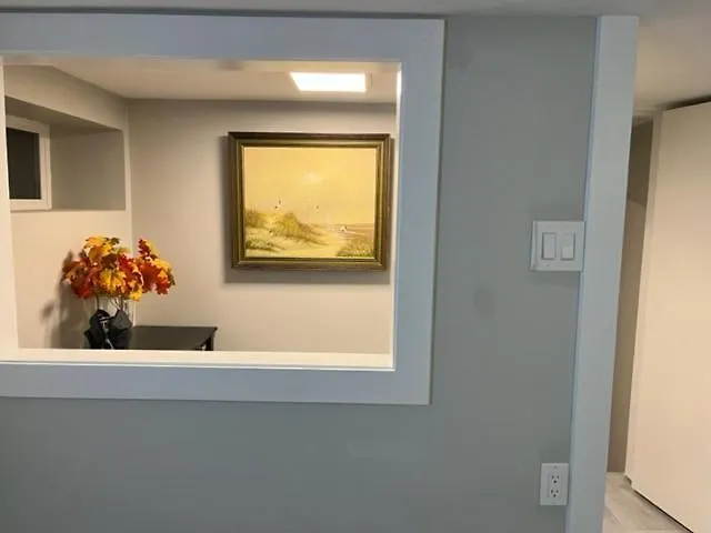 Toronto Central Bnb- High Speed Internet, Free Parking